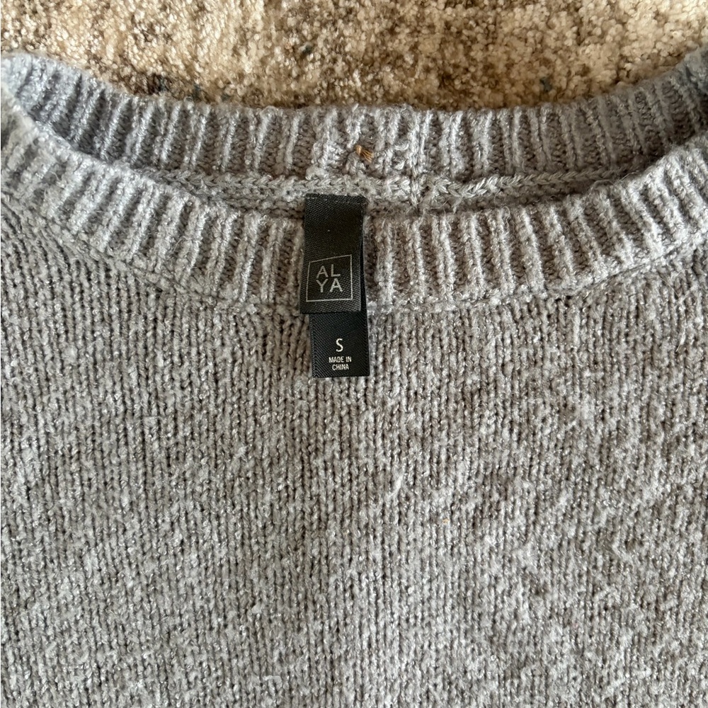 ALYA button back sweater - Picture 5 of 7